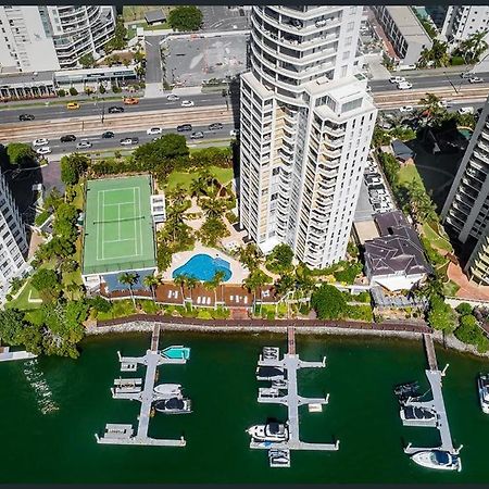 The Pinnacle Apartments โกลด์โคสต์ ภายนอก รูปภาพ
